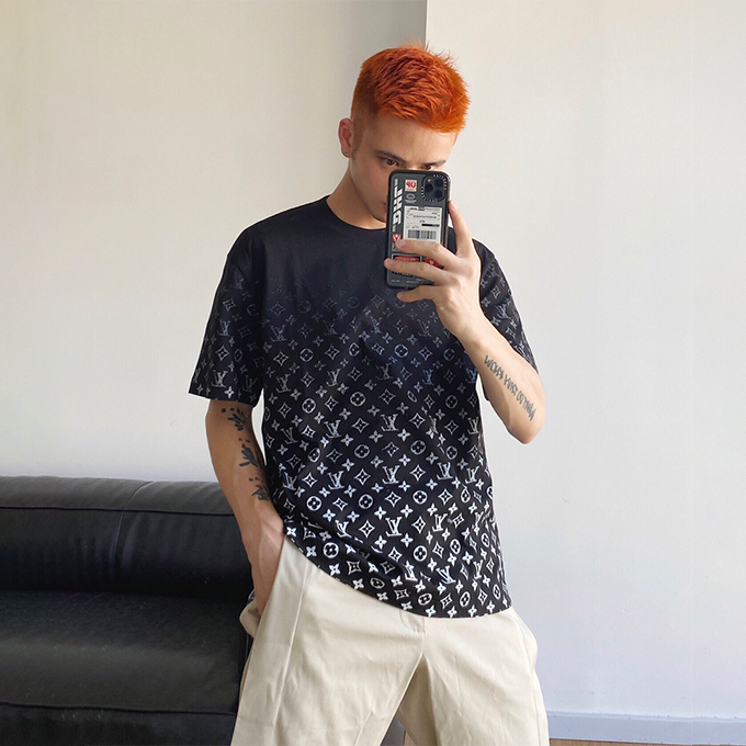 lv louis vuitton gradient monogram print short sleeve t shirt